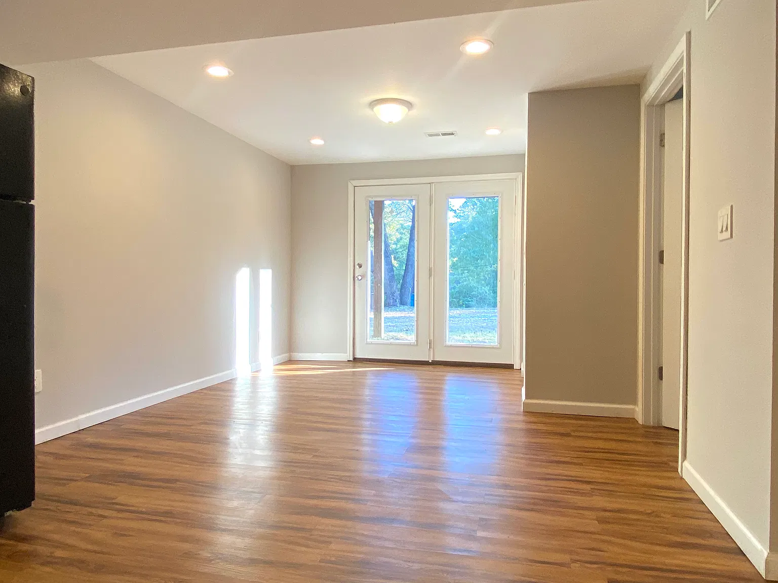 2 bed, 930 sqft, $1,175 — Photo 2