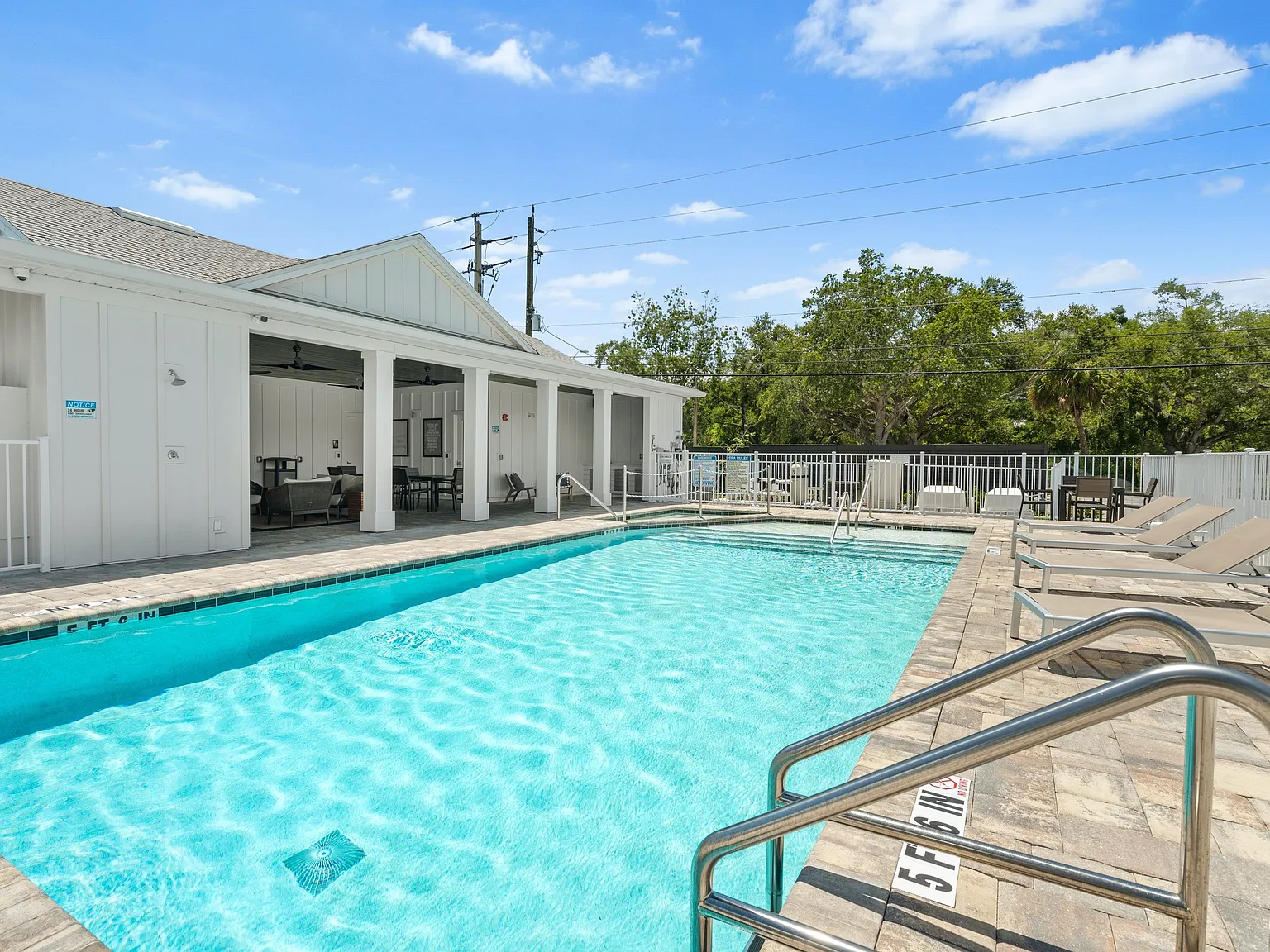 Legacy Oaks Apartment Homes — Photo 2