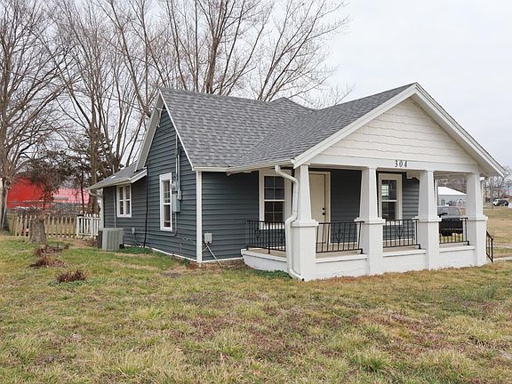 2nd image of 304 N Thurmond Avenue