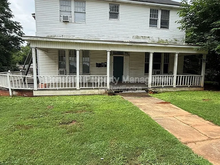 616 W Poplar St #2 — Photo 1