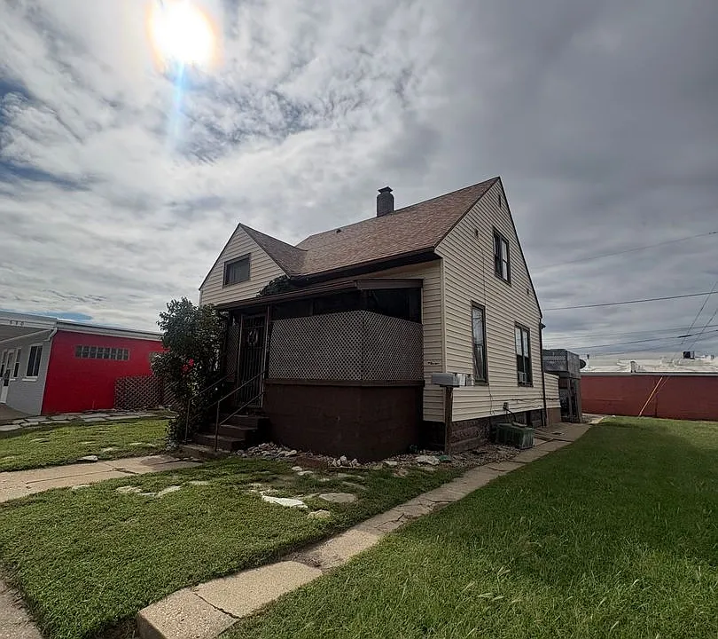 528 Margaret St