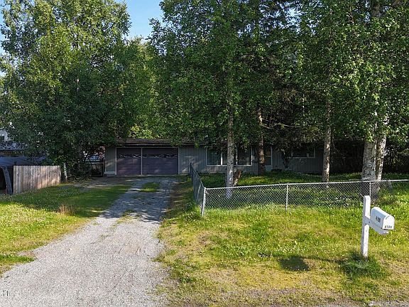 4th image of 4709 Malibu Rd