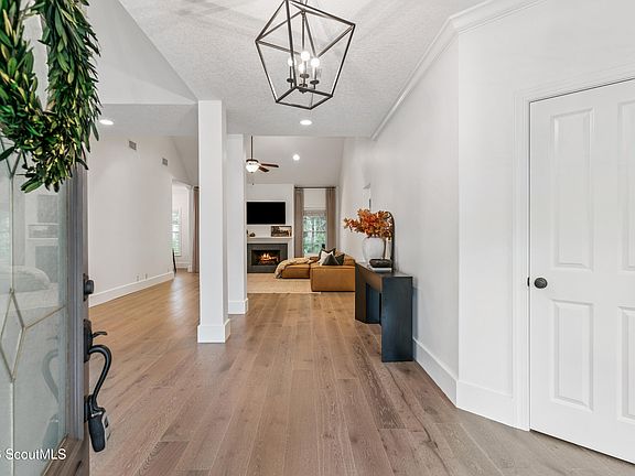 3rd image of 435 Belmont Cir