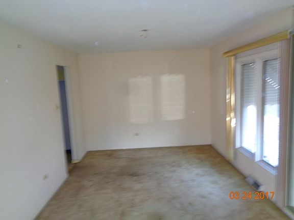 3rd image of 300 S Blackstone Ave
