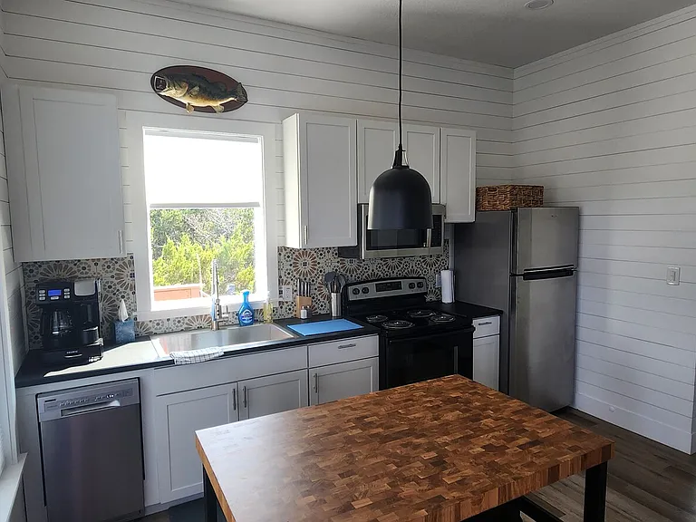 Summit Dr — Photo 7