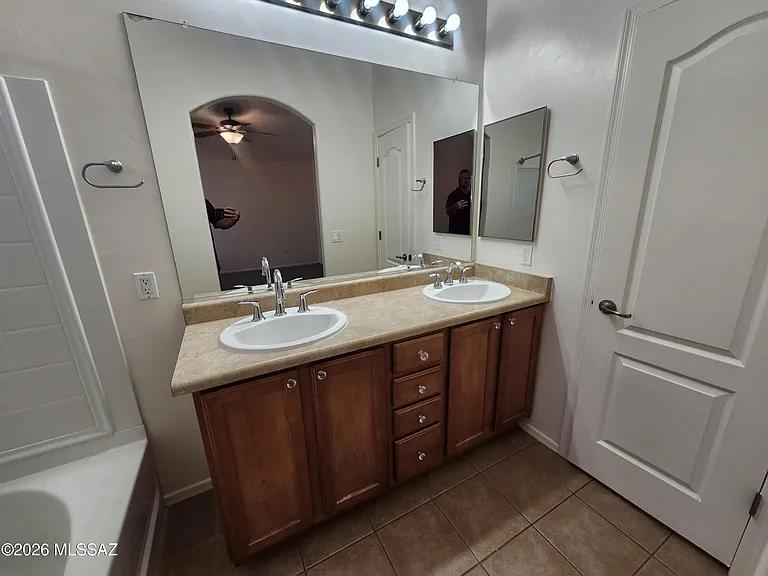 4123 E Coolbrooke Dr — Photo 16