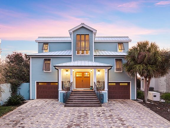 2nd image of 211 Pelican Cir