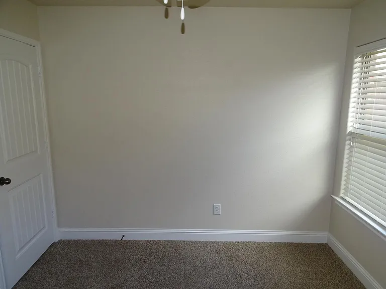 11107 Everett Ave — Photo 18