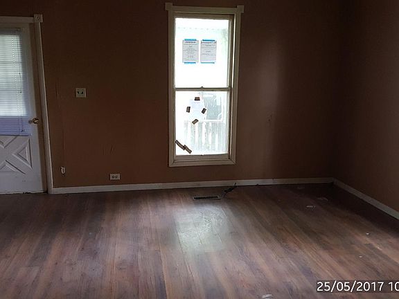 5th image of 123 E Pleasant St