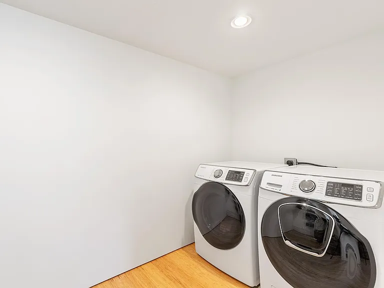 1034 NE Ainsworth St #C — Photo 11