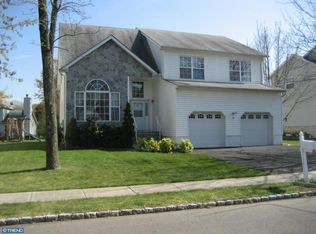 8 Shepherd Way, Kendall Park, NJ
