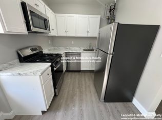 366 Riverway St #14R, Boston, MA 02115