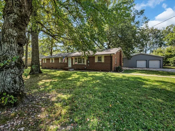 304 W Lynn Dr, Manchester, TN 37355