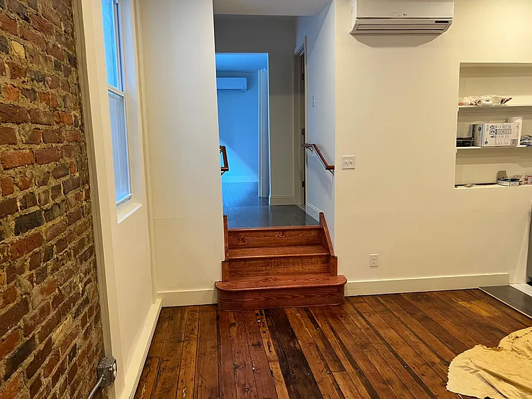 8 S Front St #2B — Photo 2