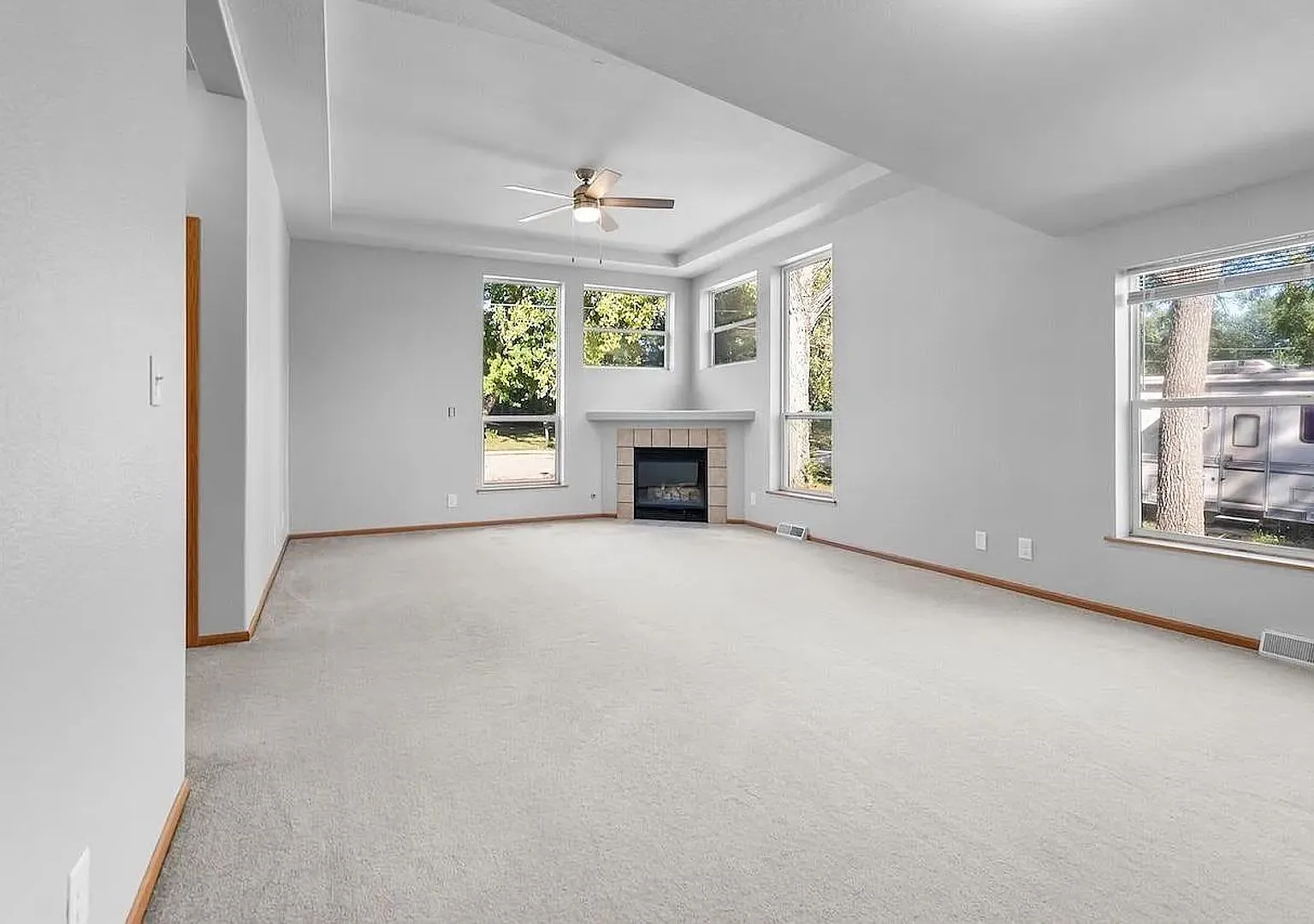 3 Bedroom, 2 Bathroom Home Charles City Iowa — Photo 2