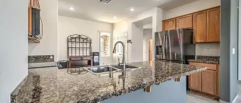 4th image of 6484 Centennial Rd
