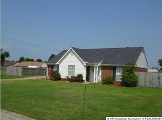 7367 Mallard Creek Dr, Horn Lake, MS 38637