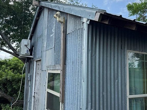 3rd image of 32326 Gamble Rd