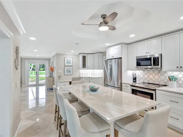 989 E Valley DR, BONITA SPRINGS, FL 34134