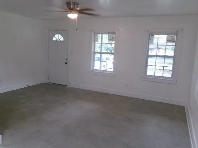 2 bed, 816 sqft, $700 — Photo 2