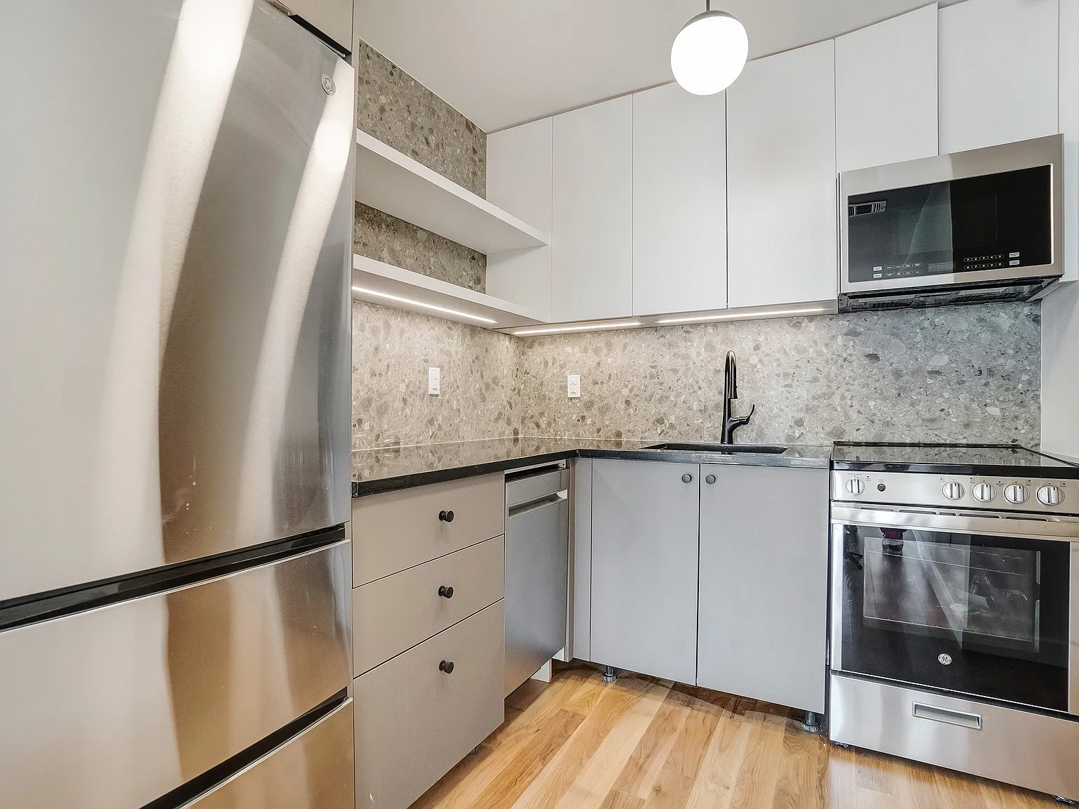 1515 Park Place — Photo 3
