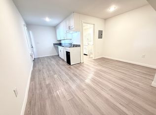 14603 Gilmore St #9, Van Nuys, CA 91411