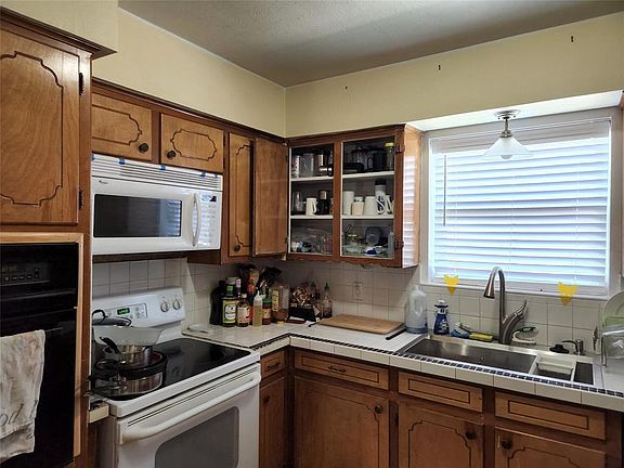 4th image of 3028 Gunnison Trl