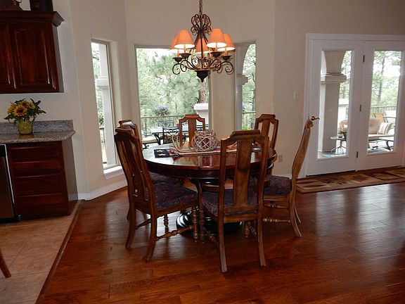 5th image of 127 Pinehurst Dr