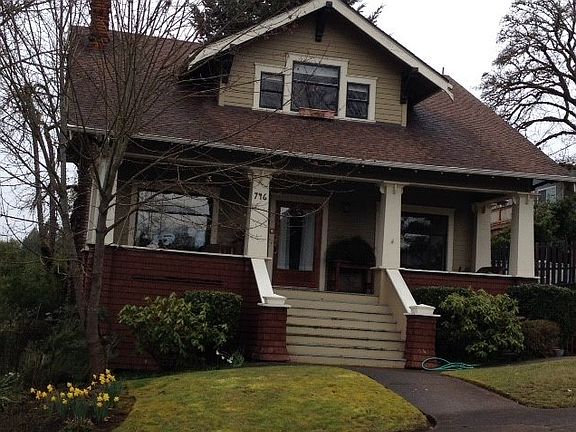 4th image of 746 NE Jackson St
