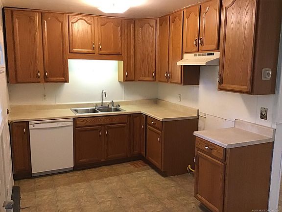 3rd image of 303 N Kentucky St