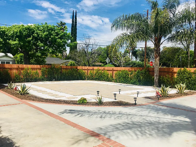 6844 Orion Ave — Photo 4