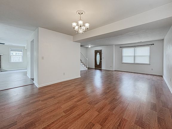 3rd image of 3901 Quartz Ln