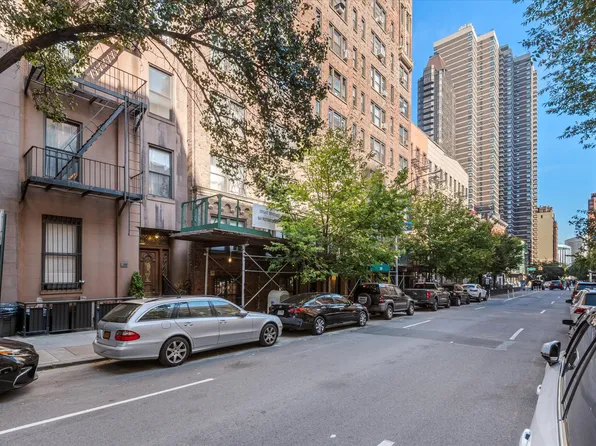 339 East 58th Street image 7 of 9