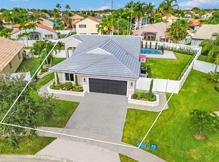 370 SW 164th Ave, Pembroke Pines, FL 33027