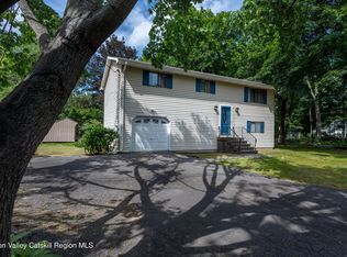17 Beach Ave, Niverville, NY 12130