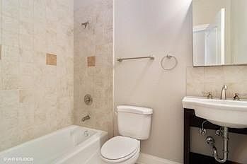1st image of 1330 W Argyle St #322