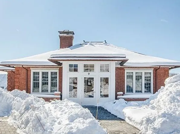 9 Meadows Ln, Belmont, MA 02478