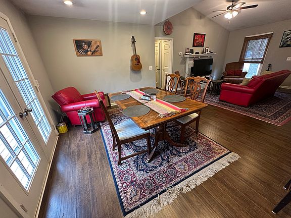 This is the livingroom, looking over into the livingroom.