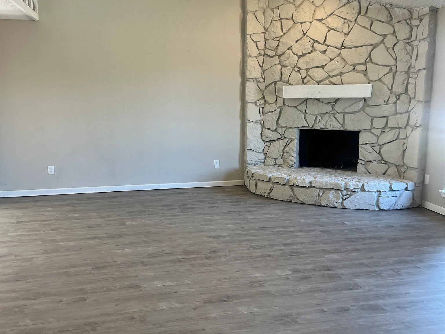 11300 North Eagle Lane — Photo 2