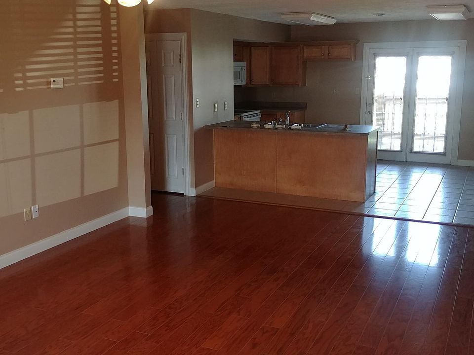 2nd image of 112 Floyd St APT 1