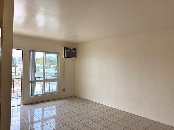 5th image of 482 Claydelle Ave APT 2
