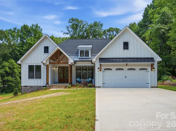 1851 Oleander Dr, Conover, NC 28613
