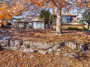 1513 Alvamar Dr, Lawrence, KS 66047