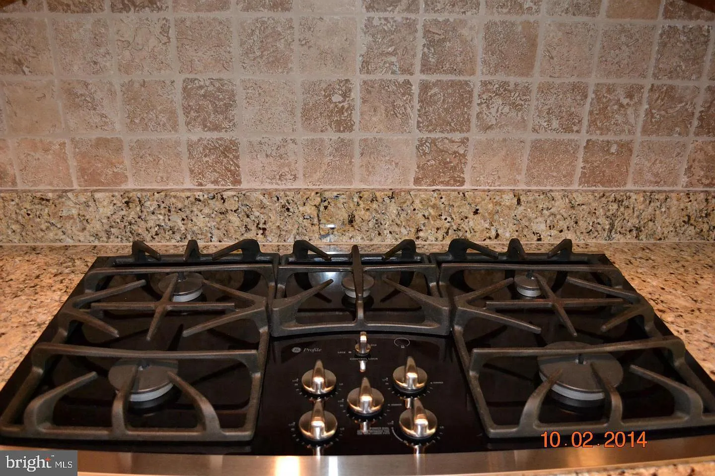 3 bed, 3.0 bath, 2452 sqft, $3,850 — Photo 4