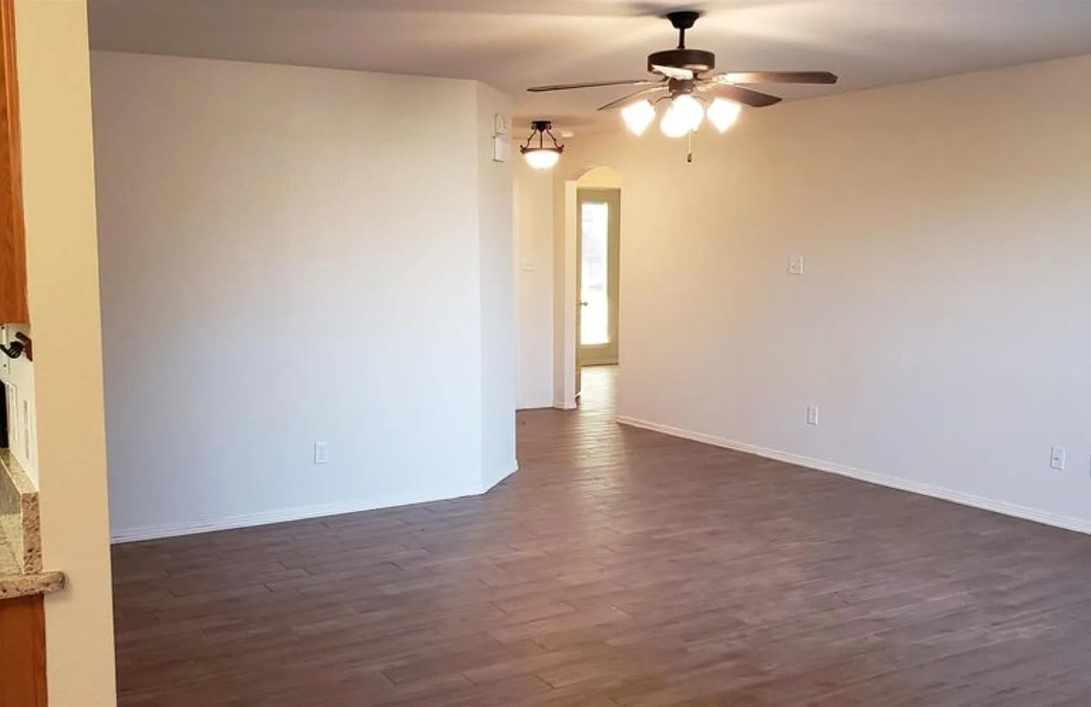 Penny Ln, Burleson — Photo 4