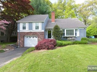 203 Orchard Pl, Ridgewood, NJ 07450