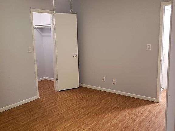 5th image of 121 Nance St APT A