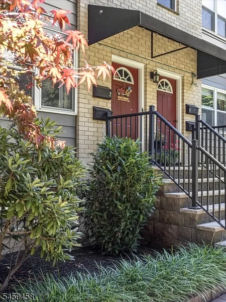 2 bed, 1.5 bath, $3,600 — Photo 3