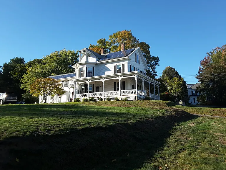 36 Pleasant St — Photo 1