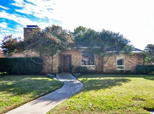 1924 Kensington Dr, Carrollton, TX 75007